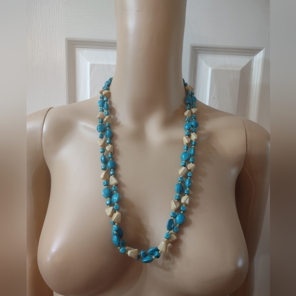Women's double layered fashion necklace